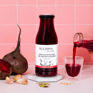 Gefermenteerde drank van rode biet en knoflook